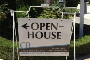 [city] Real Estate Signs real estate sidewalk sign e1679518497319 300x200