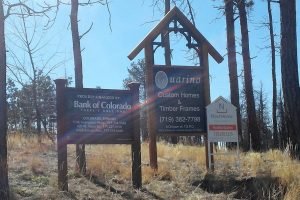 custom outdoor real estate signs